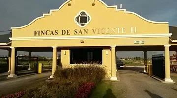 GRAN LOTE 2700m2 B° FINCAS DE SAN VICENTE