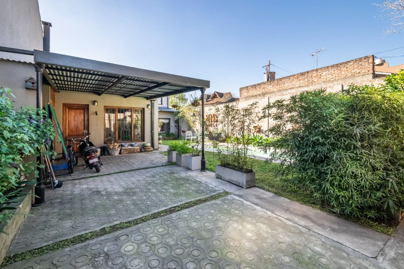 Casa de 9 ambientes en venta en San Isidro, Acceso Norte - Ramal Tigre 300