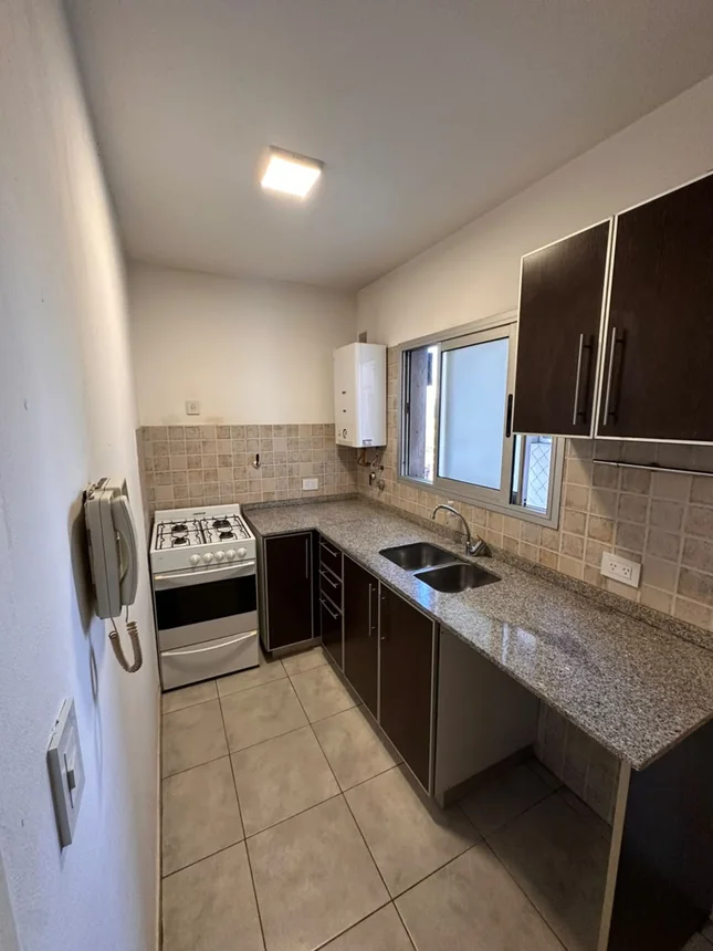 Departamento de 2 ambientes en alquiler en Morón, Carlos Pellegrini 800, foto 3