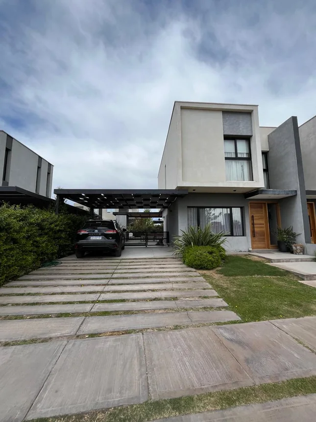 Dúplex de 6 ambientes en venta en Luján de Cuyo, Boedo Village 0