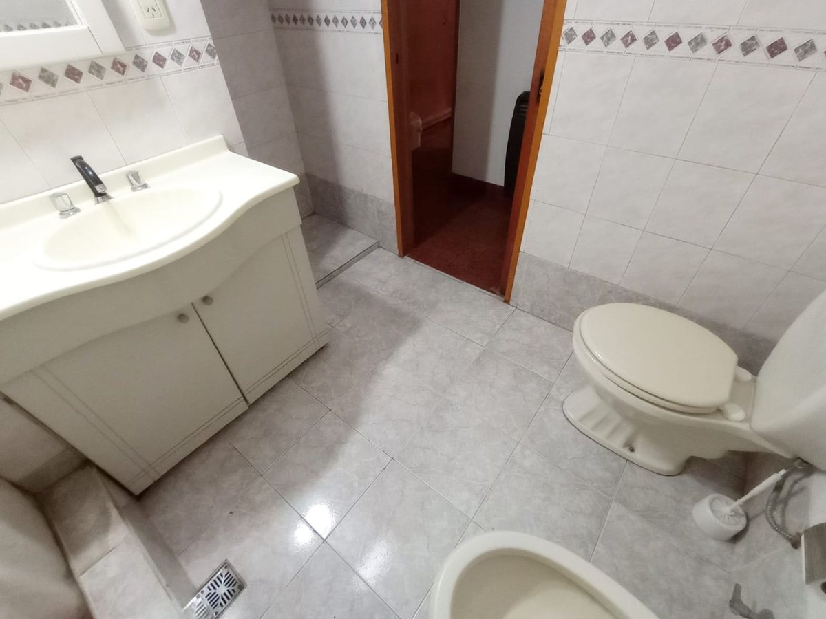 Foto 13 — CASA VENTA 4 AMBIENTES CASTELAR
