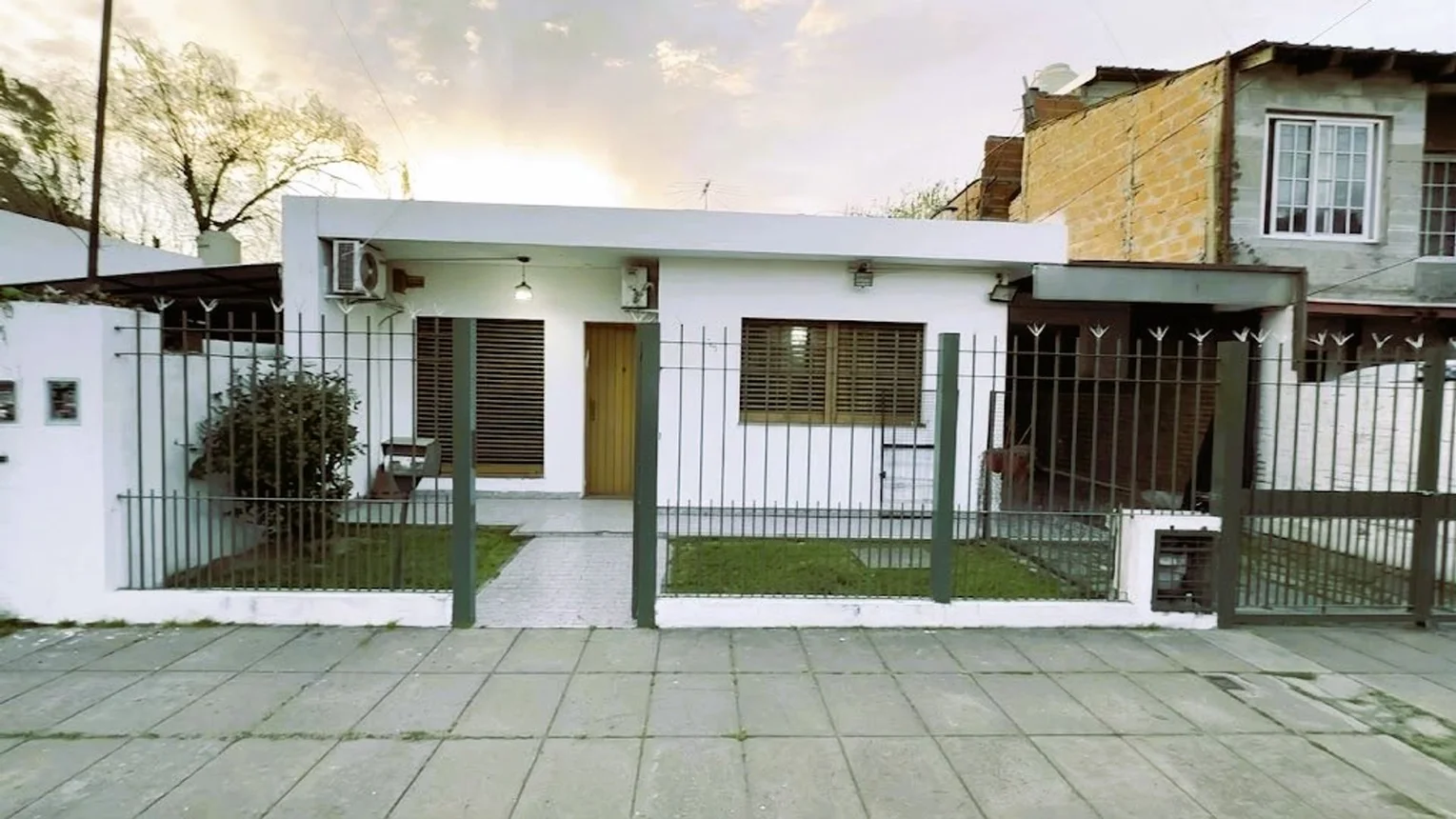 Casa en venta en San Antonio de Padua, Fray Luis Beltrán 700