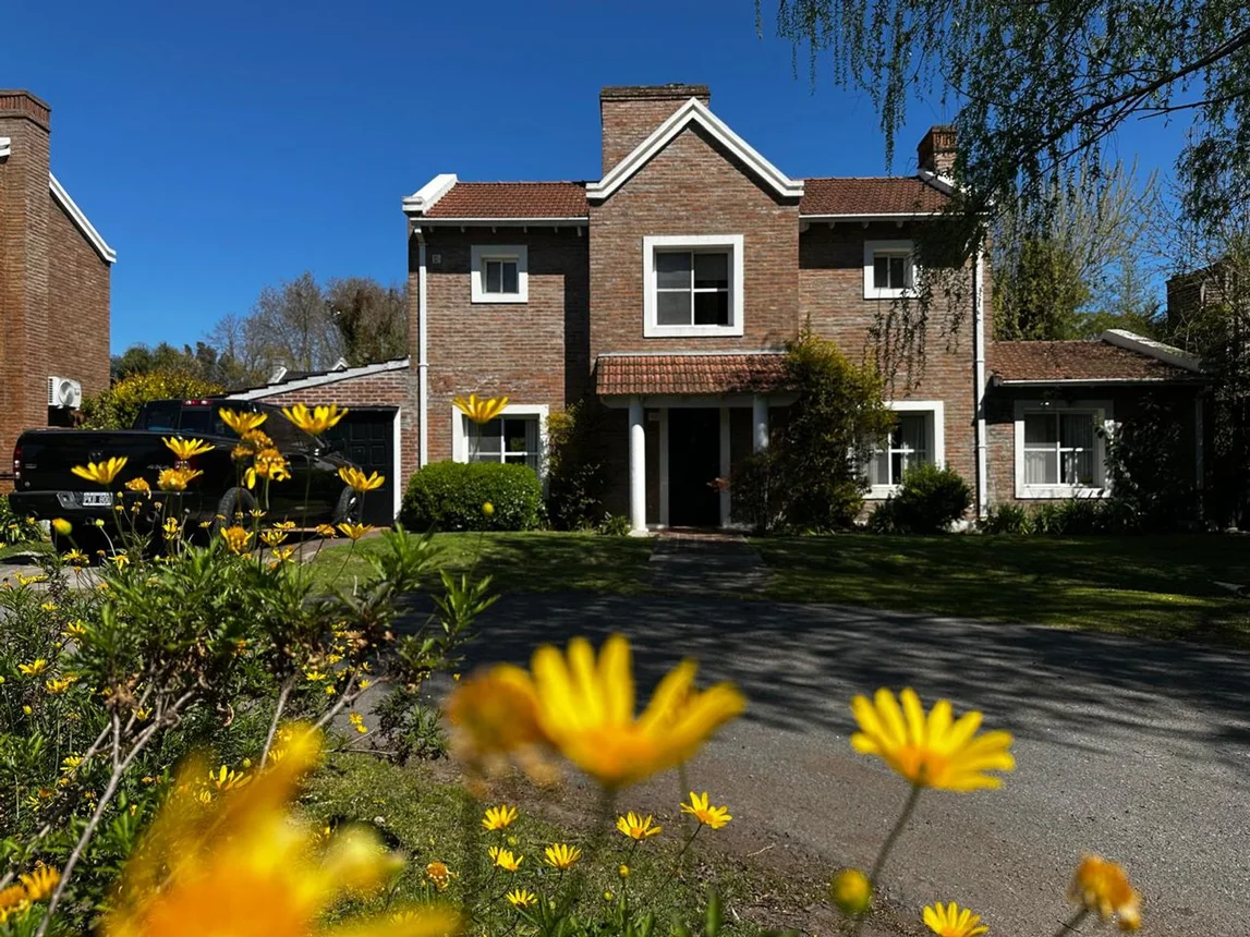 Casa en venta en Pilar