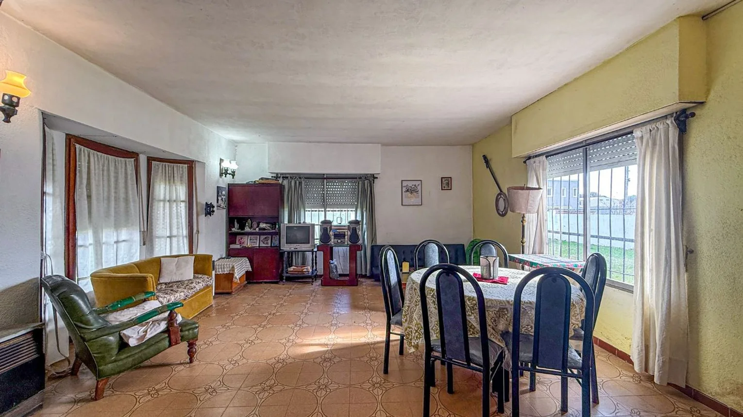 Alquiler casa 4 ambientes con parque alfar, foto 2