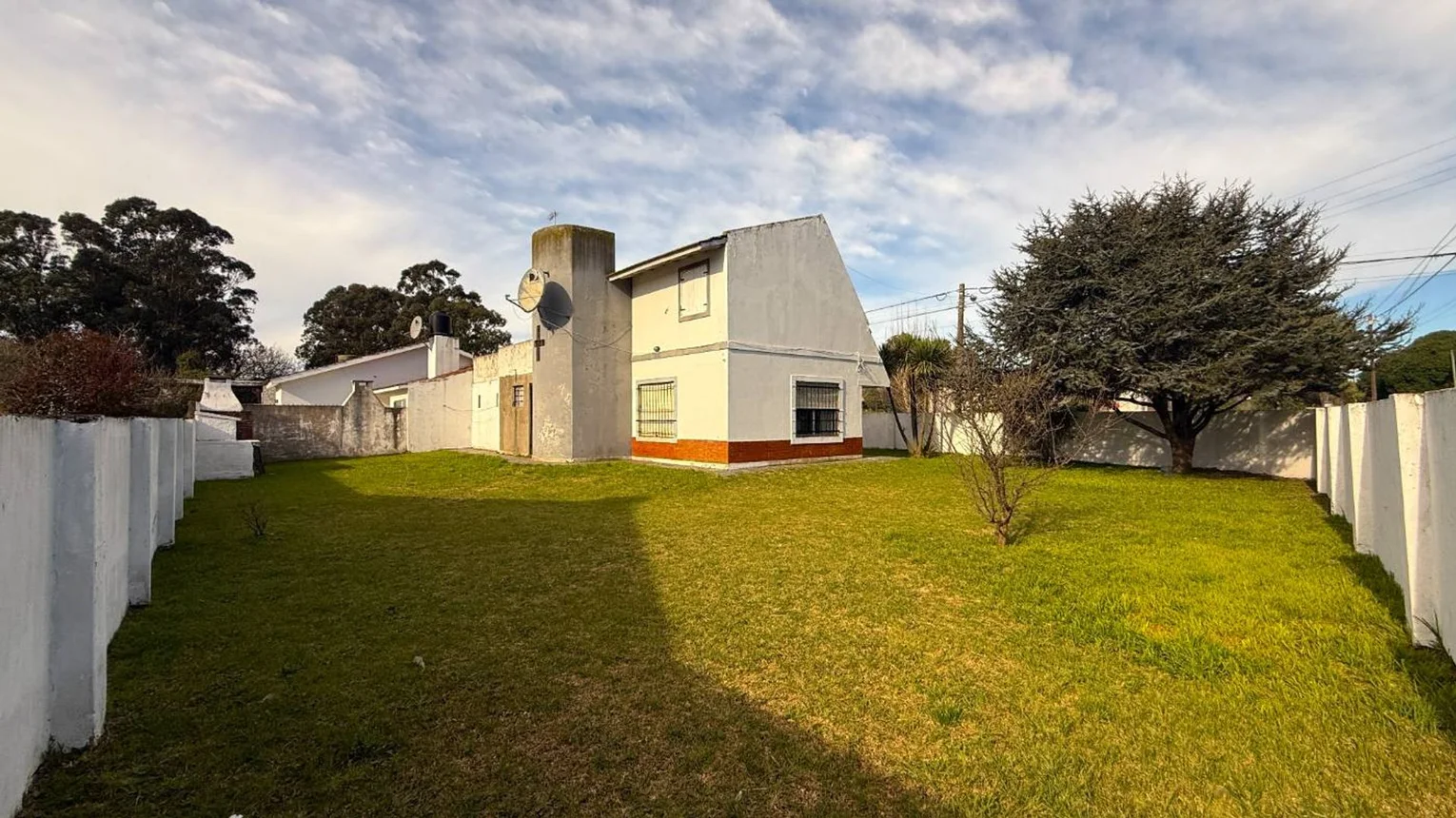 Alquiler casa 4 ambientes con parque alfar, foto 1