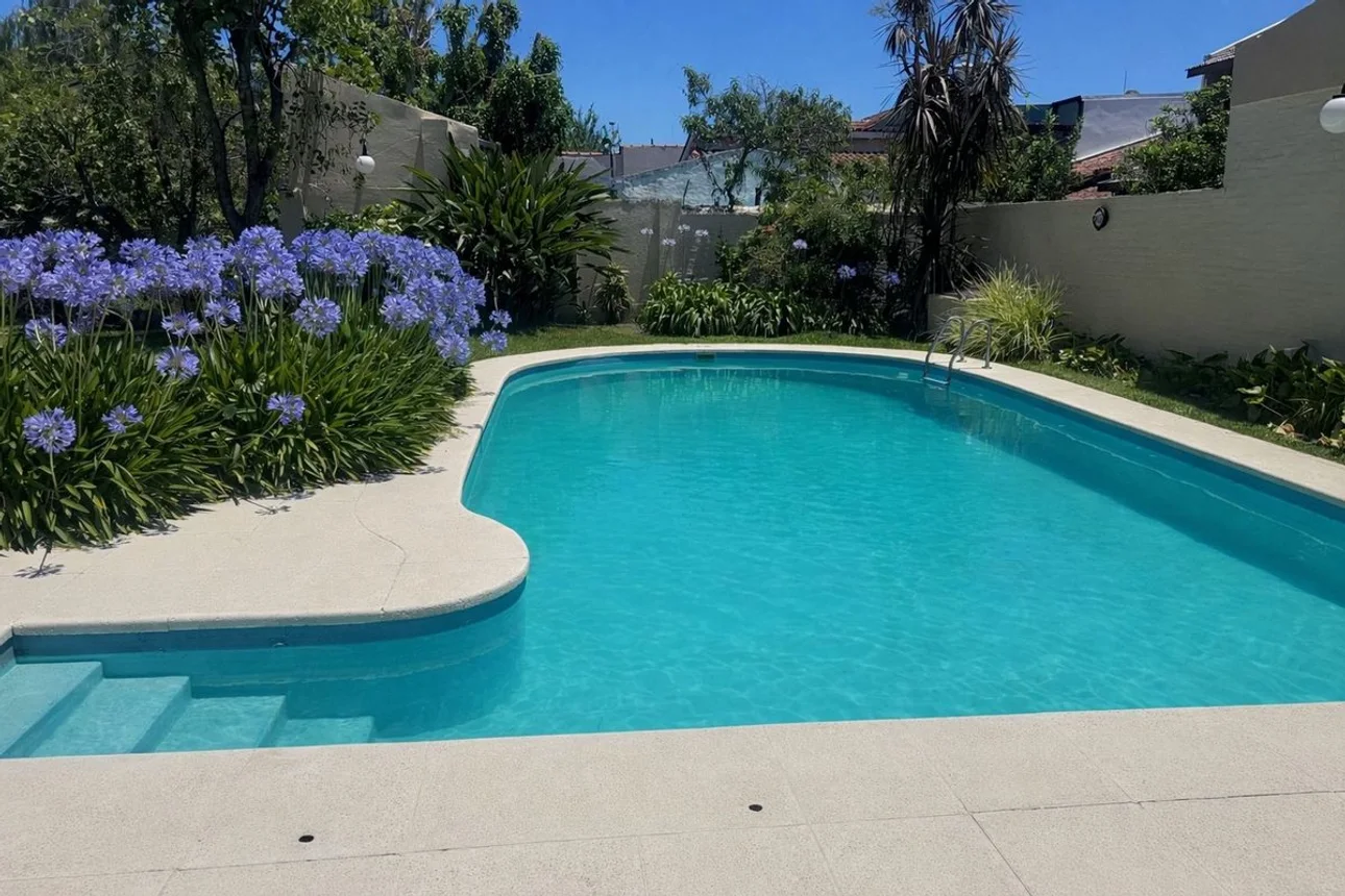 Venta casa 6 ambientes castelar con pileta, foto 4