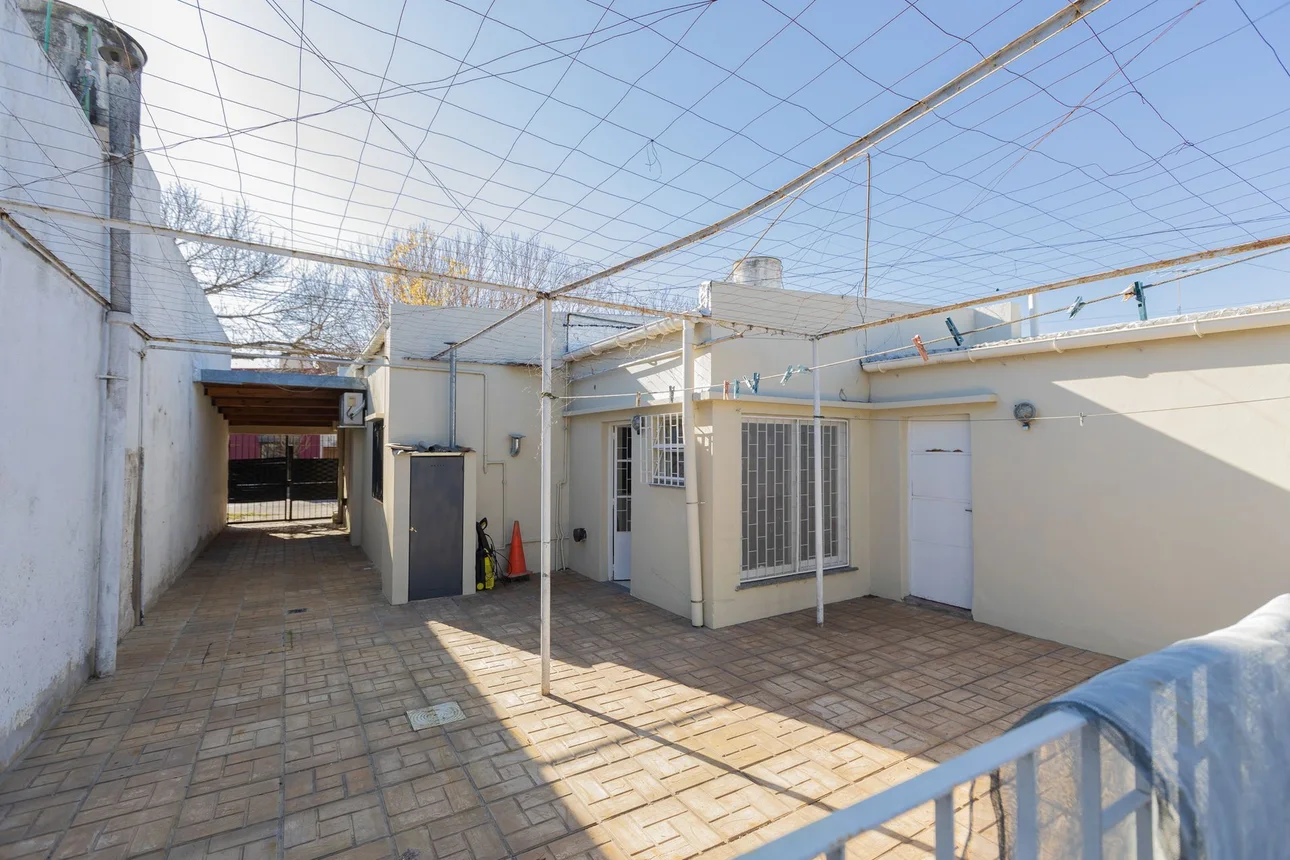 Casa en venta en La Plata, foto 2