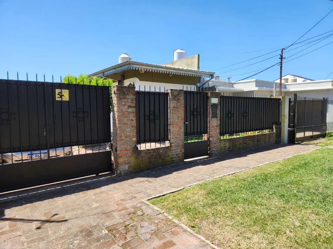 Casa de 4 ambientes en venta en Llavallol, Wilde 200, foto 2