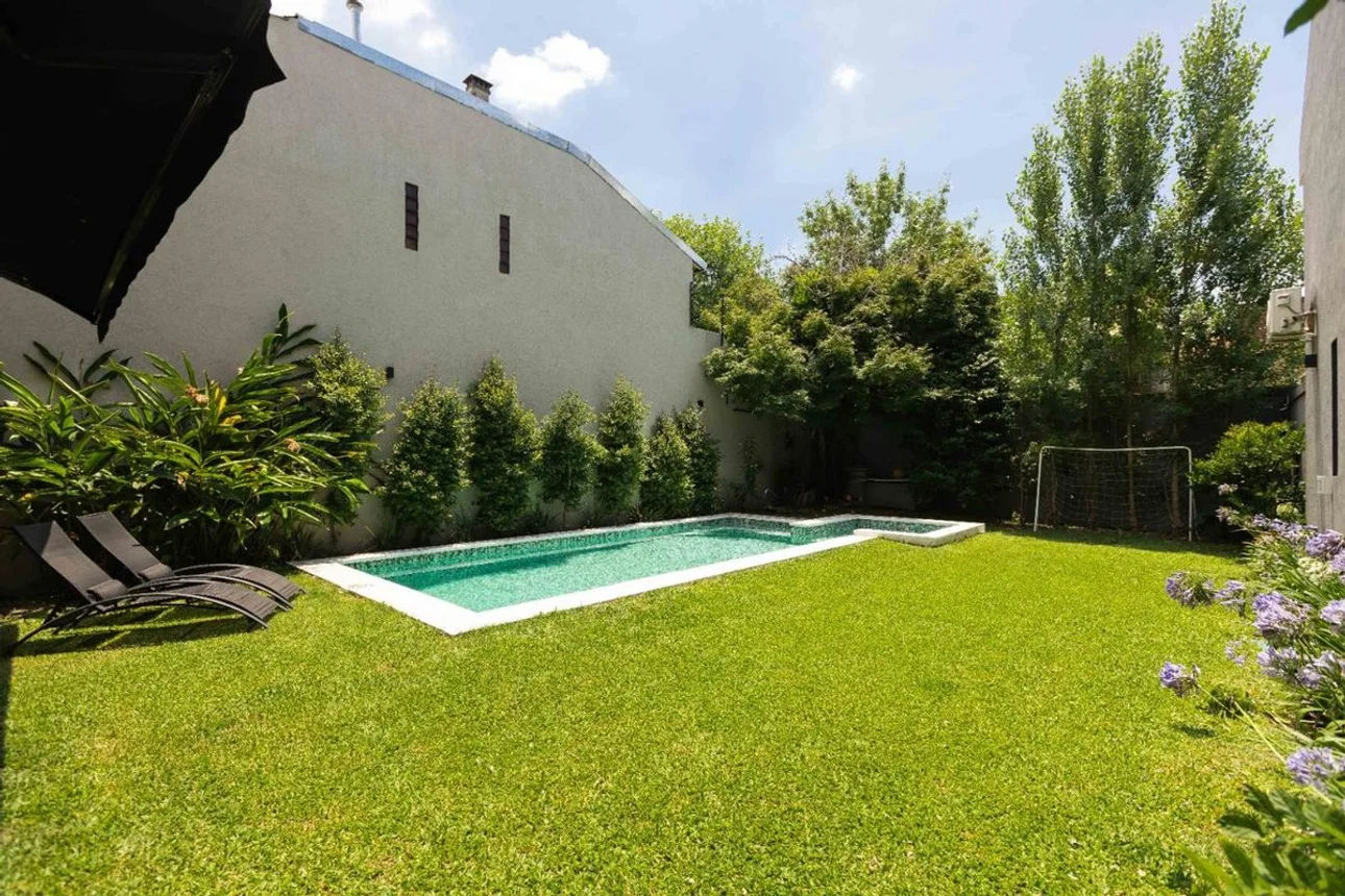 Venta espectacular casa impecable en banfield, foto 1