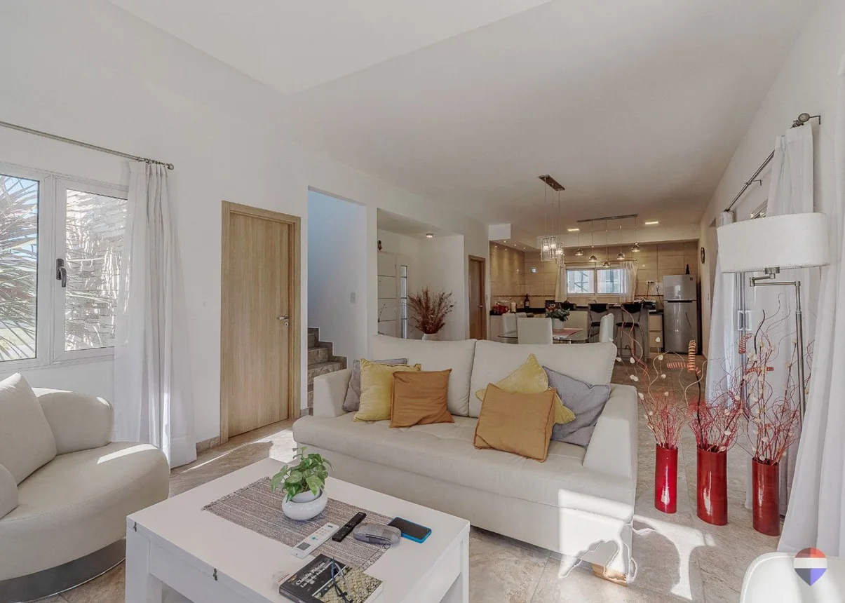 Casa de 4 ambientes en venta en Canning, Sargento Cabral 5600
