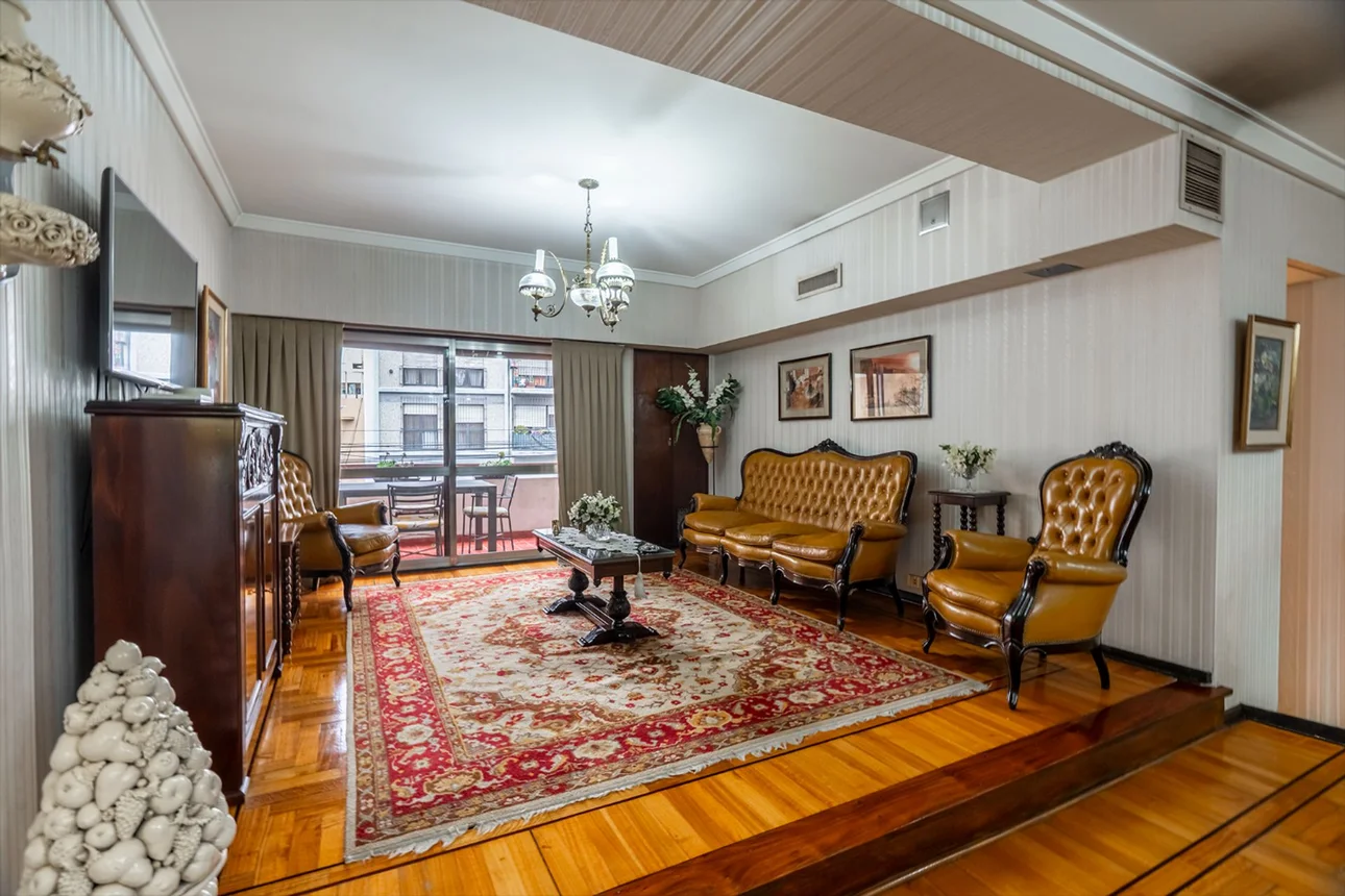Departamento de 4 ambientes en venta en Avellaneda, Italia 0