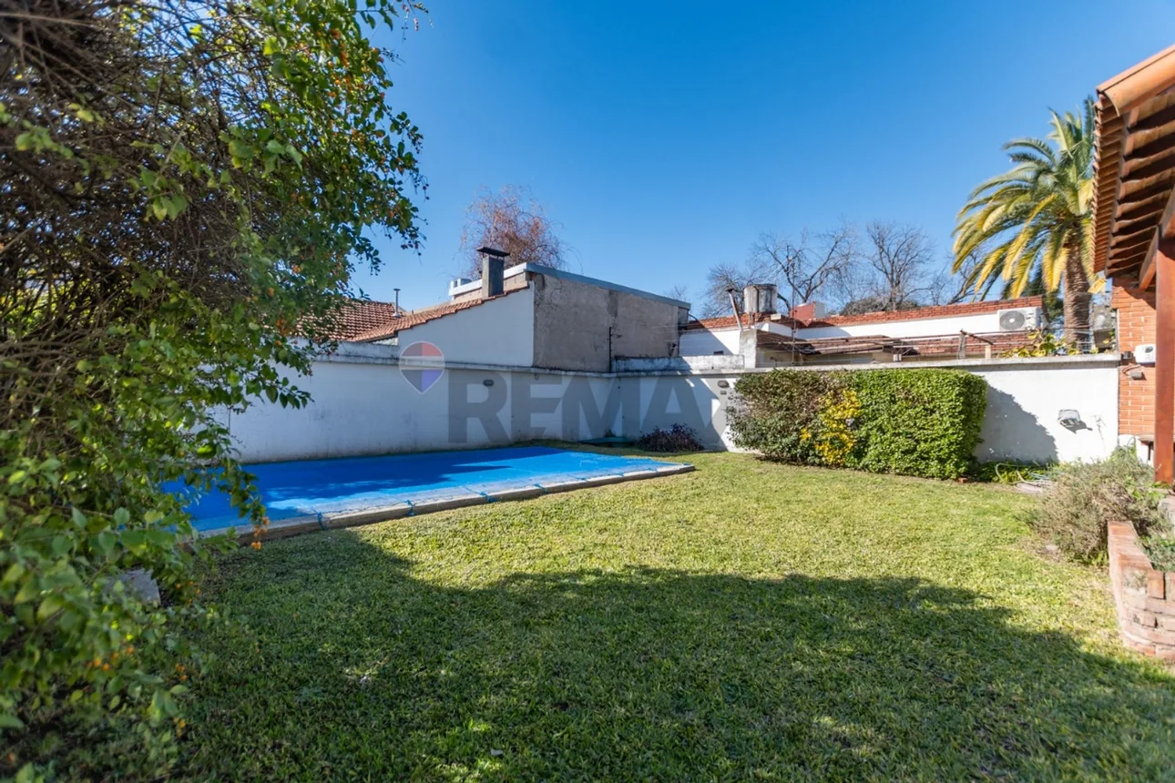 Casa de 4 ambientes en venta en Adrogué, Drumond 1100, foto 3