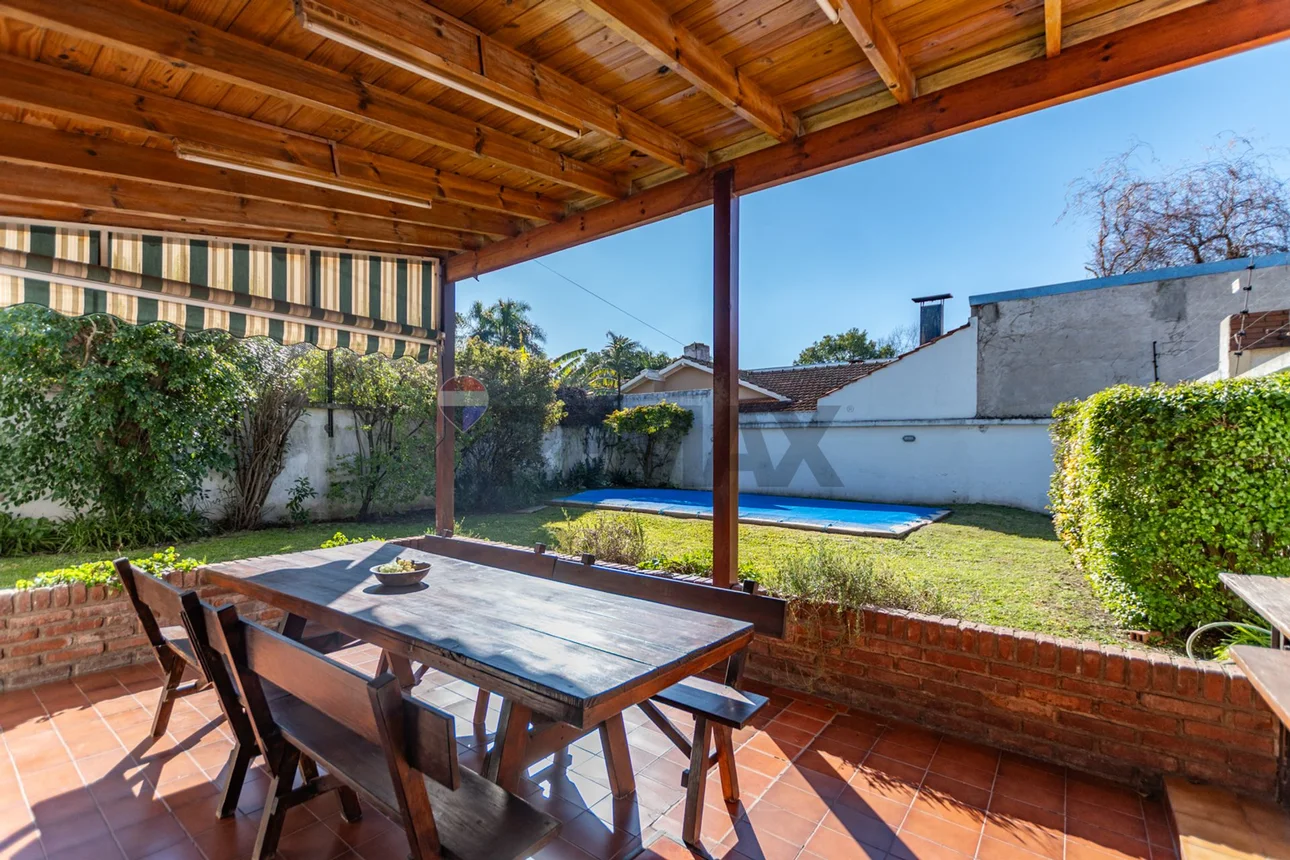Casa de 4 ambientes en venta en Adrogué, Drumond 1100, foto 2