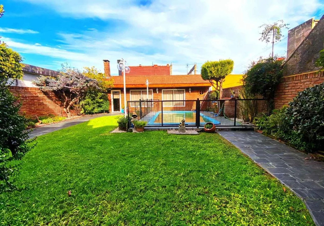 Casa en venta en Ramos Mejía, foto 2