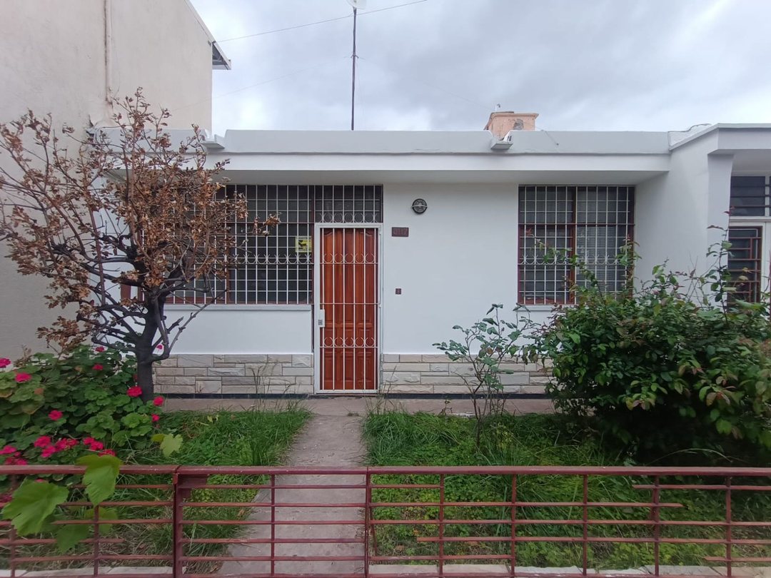 VENTA CASA EN GODOY CRUZ