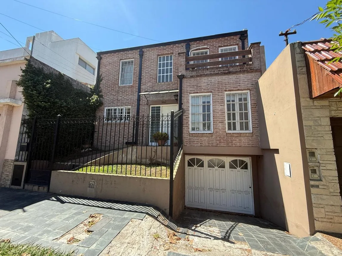 Casa en venta en Bernal Este, foto 2