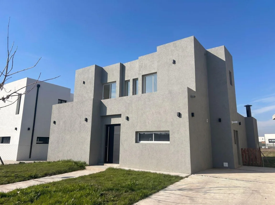 Casa dúplex en venta en Pilar, foto 2