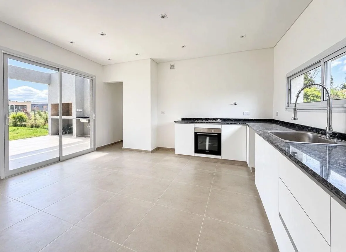 Casa dúplex en venta en Pilar, foto 4