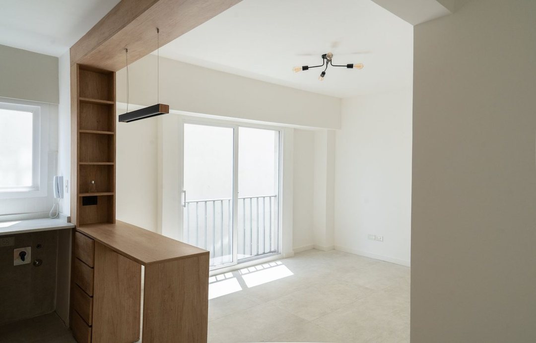 VENTA DEPTO. 2 AMB A NUEVO EN SAN TELMO PISO ALTO
