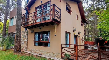 Casa venta Mar Azul 4 ambientes 300mtrs del Mar