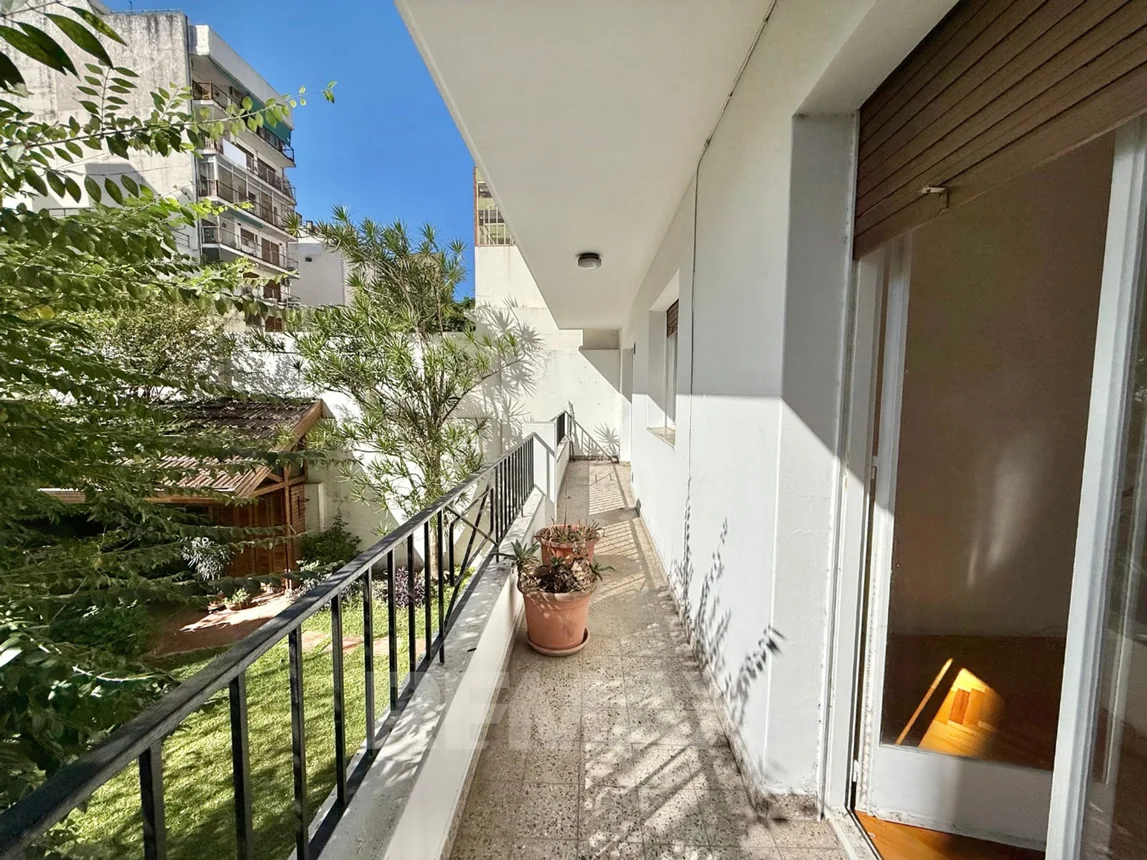Venta depto de categoría . plaza misericordia, foto 2