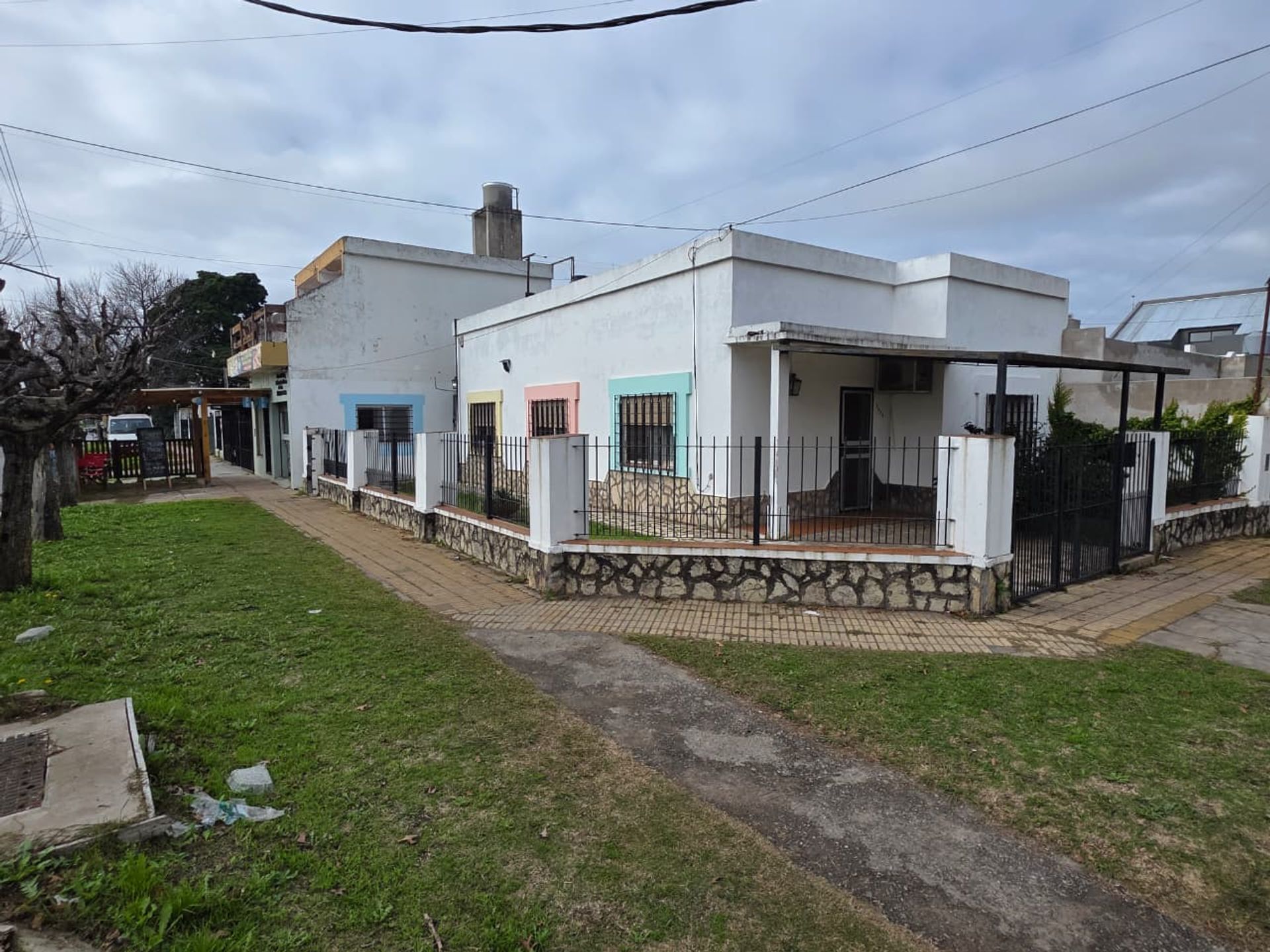 Foto 2 — venta de 2 casas en block