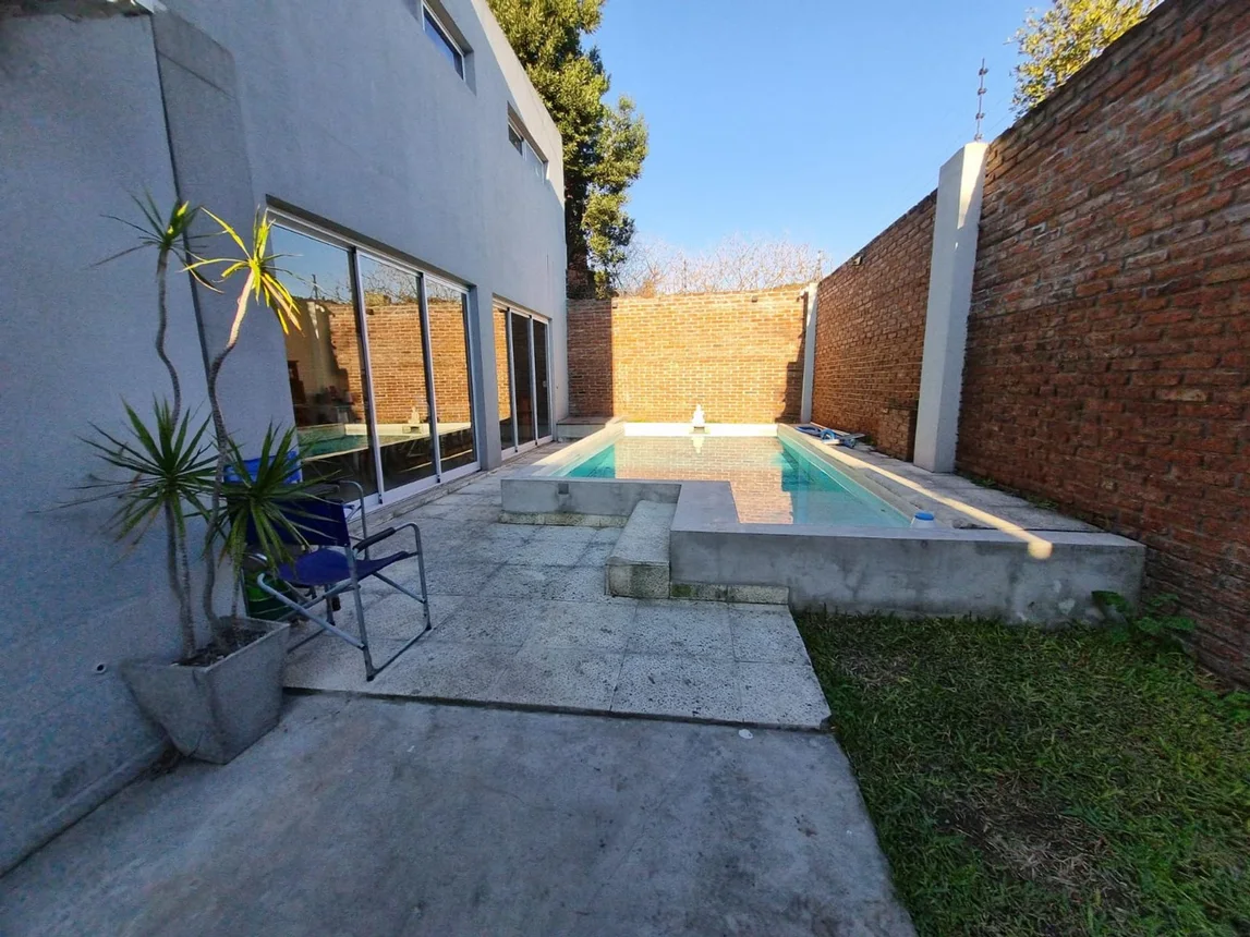 PH en venta en Sarandí, Coronel Brandsen 2800
