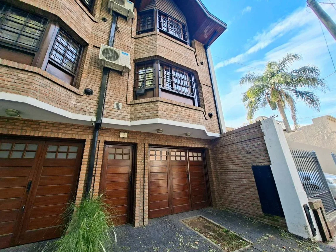 Casa tríplex en venta en Bernal Este, foto 2