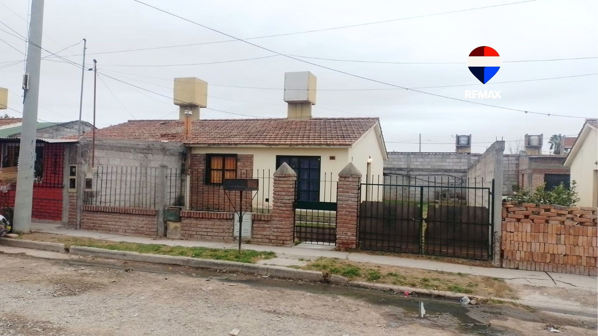 CASA EN VENTA EN LA MERCED 2 DORM APTA CREDITO - foto 1