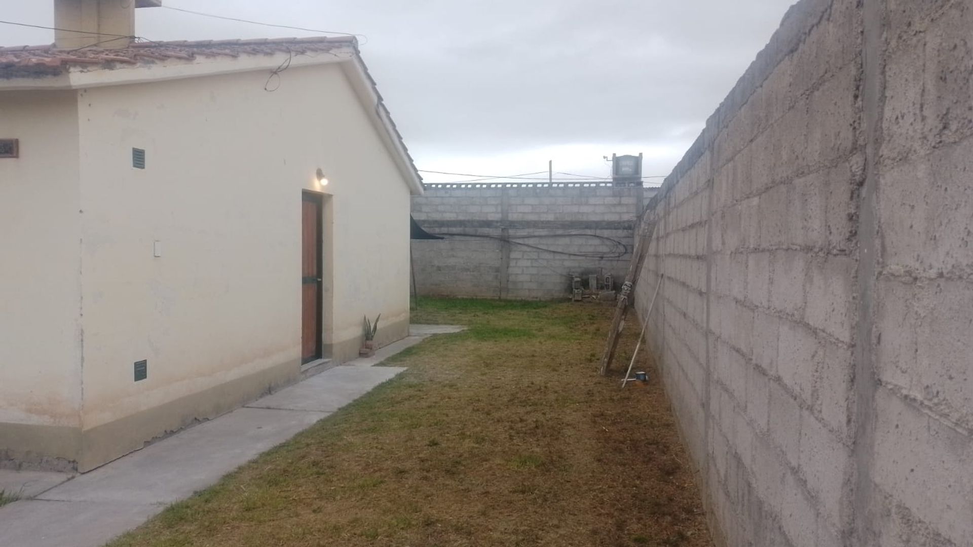 CASA EN VENTA EN LA MERCED 2 DORM APTA CREDITO - foto 19