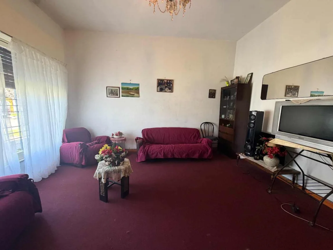 Casa de 3 ambientes en venta en Banfield, Gallo 600