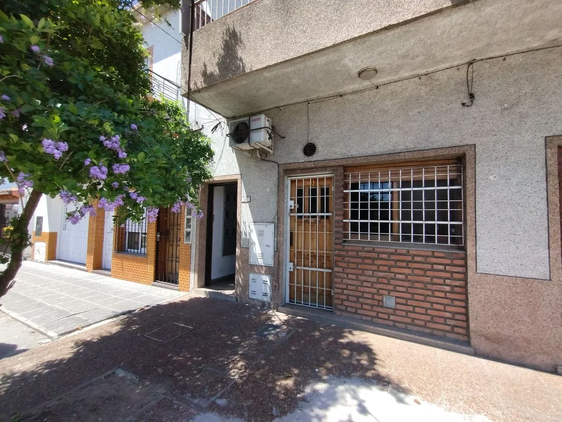 PH de 3 ambientes en venta en Bernal Oeste, Comodoro Rivadavia 100