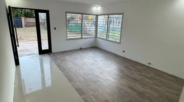 CASA EN VENTA 3 DORMITORIOS PATIO VERDE FUNES