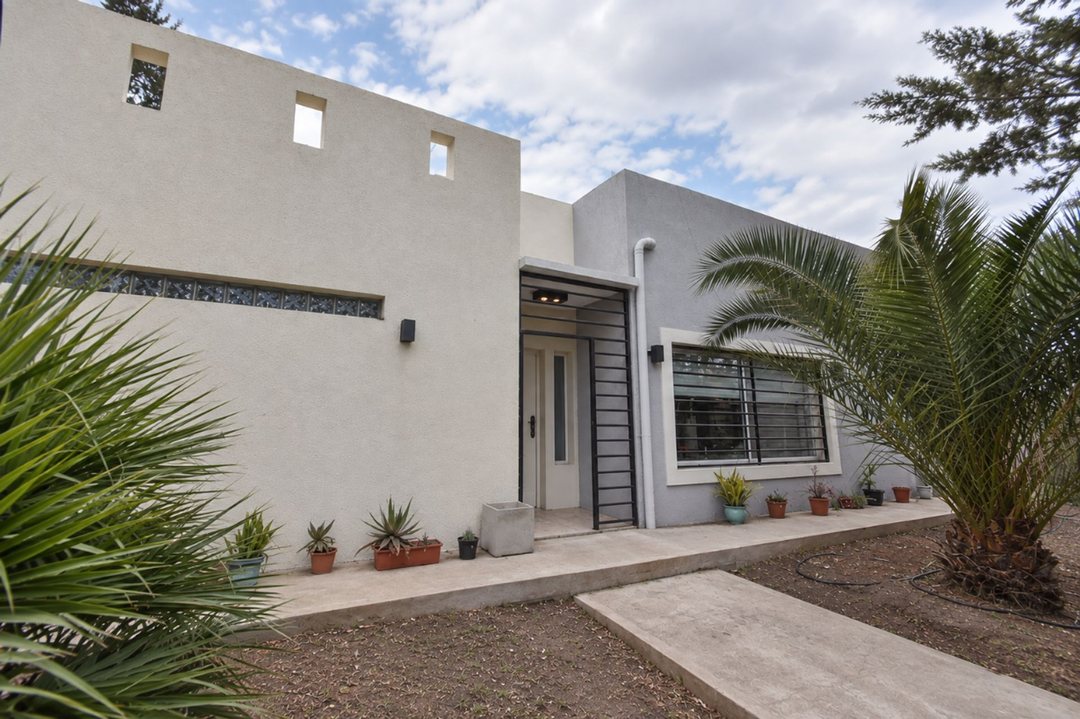 CASA EN VENTA EL PATO BEGUI 5 AMBIENTES