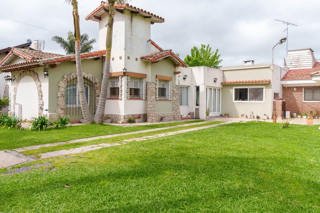 CASA EN VENTA - PUNTA LARA