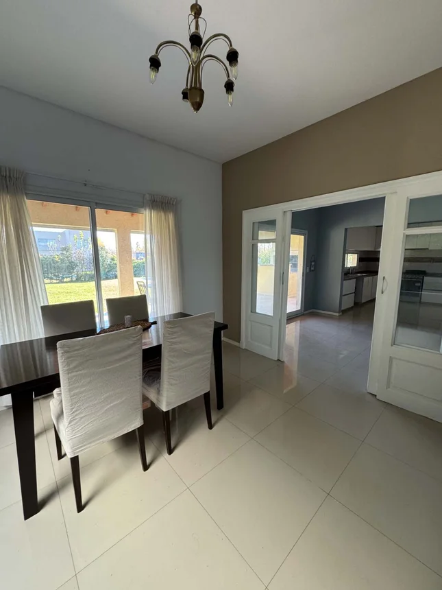 Casa en venta en Pilar, foto 4