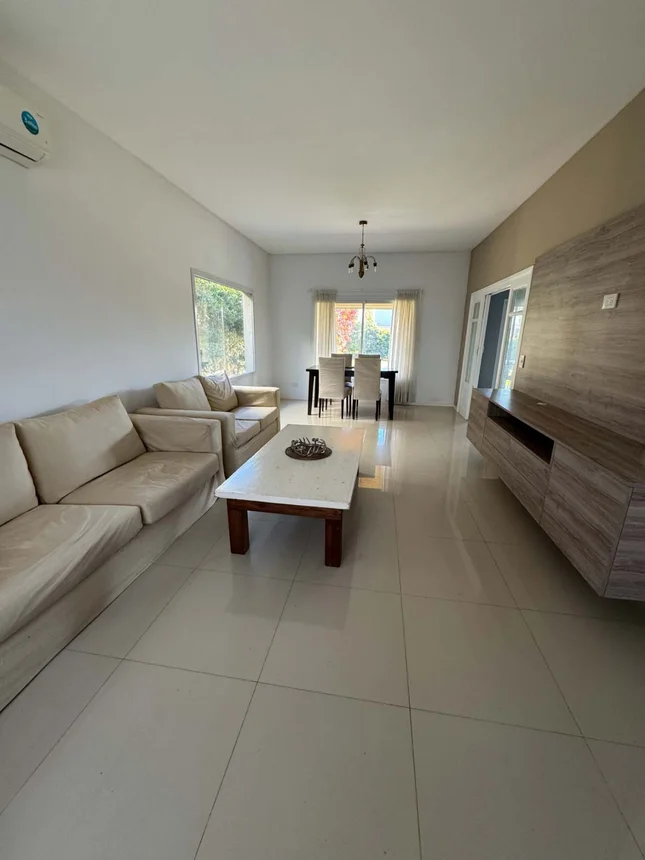 Casa en venta en Pilar, foto 2