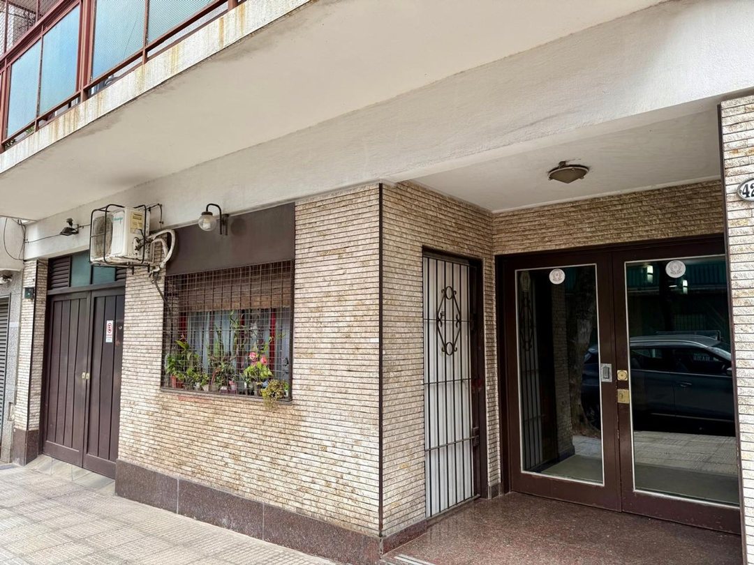 Departamento de 3 Ambientes con Dependencia