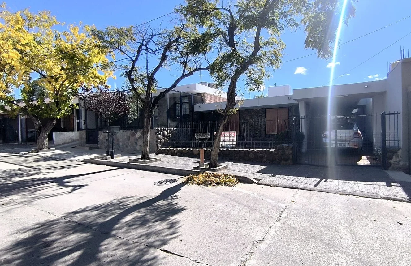 Casa en venta en Godoy Cruz, foto 2