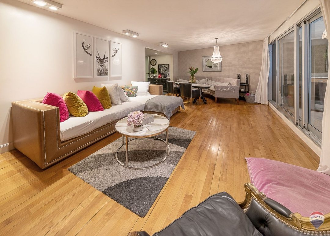 Venta departamento 4 ambientes con dep. servicio