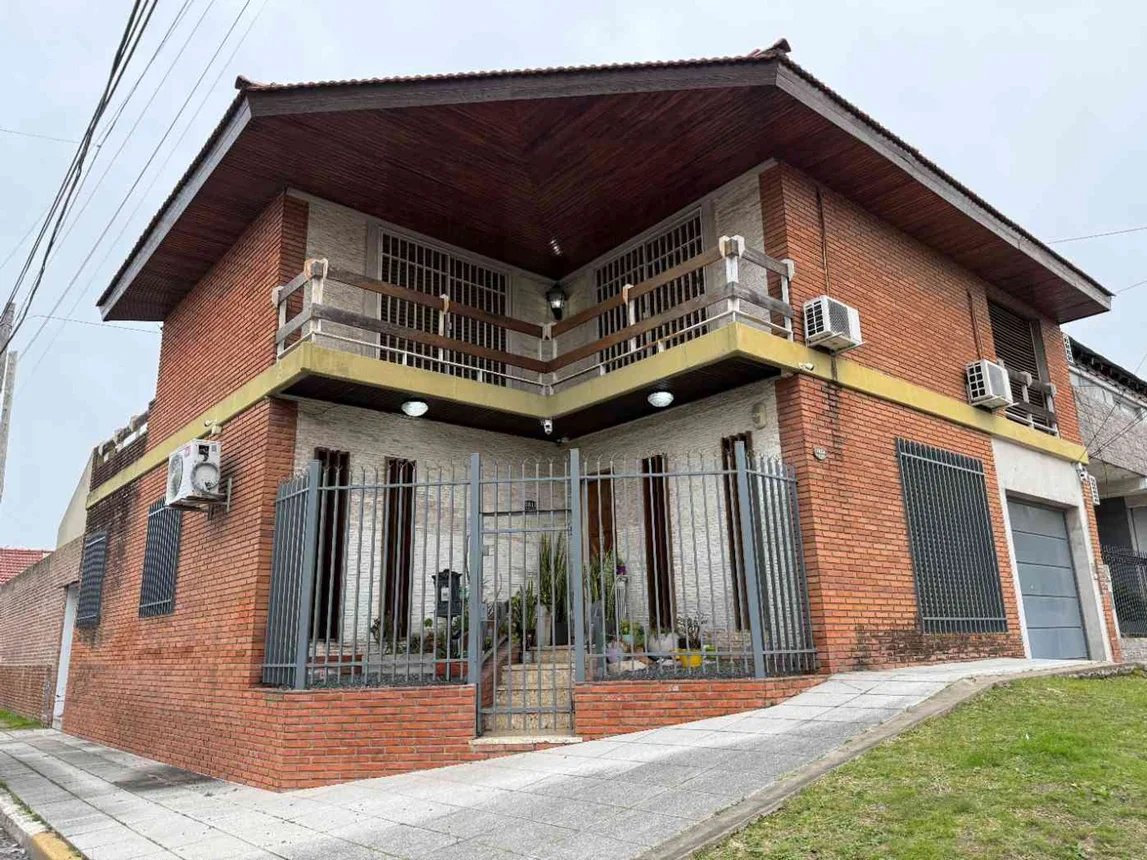 Casa 4 amb banfield parque garage piscina apto cr, foto 1