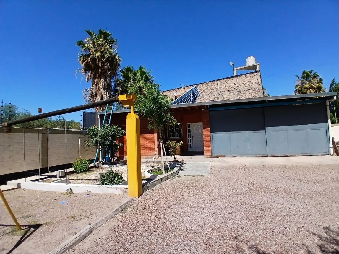 Casa en venta en Guaymallén, foto 2