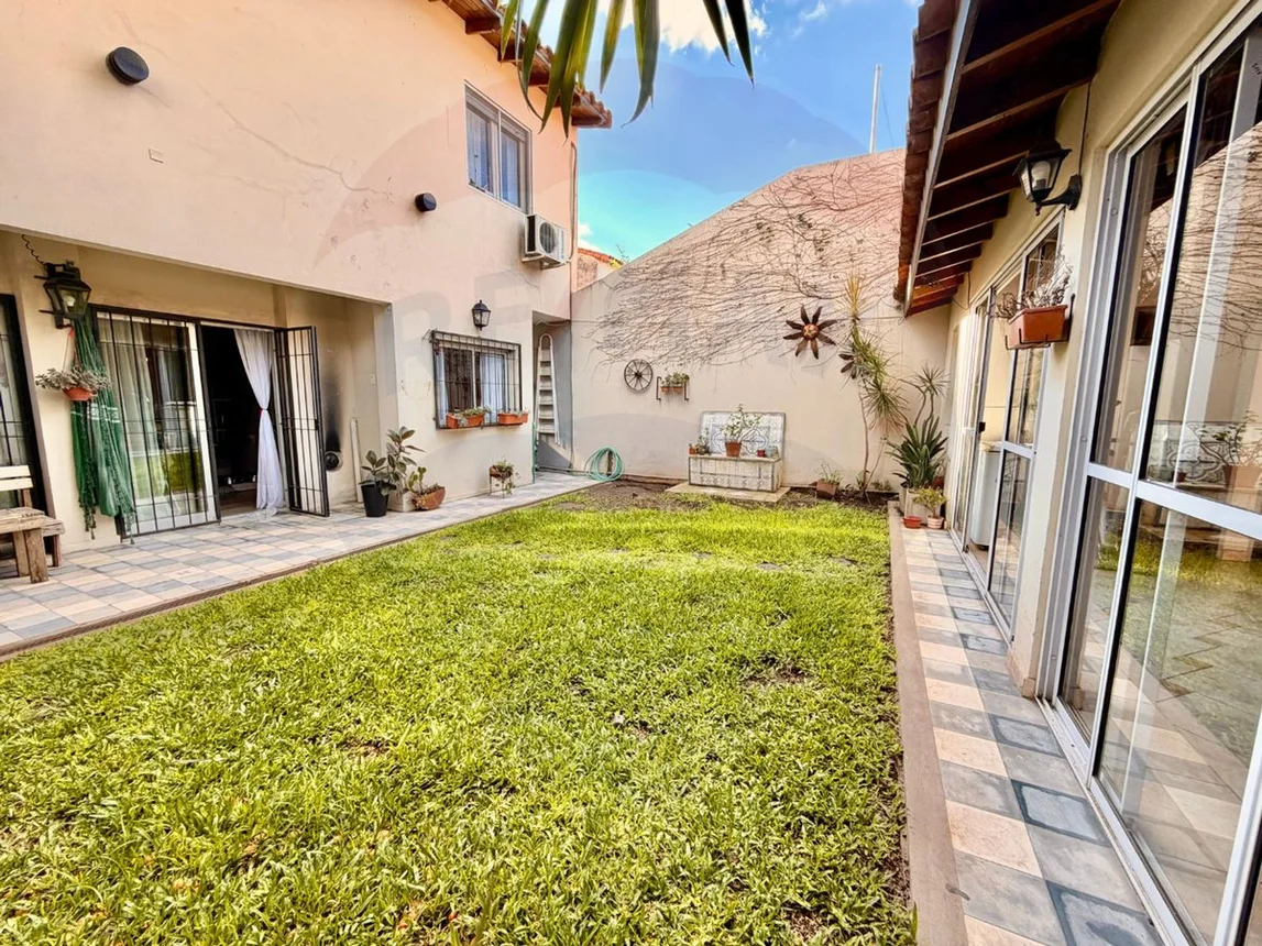 Casa en venta en Castelar, foto 4
