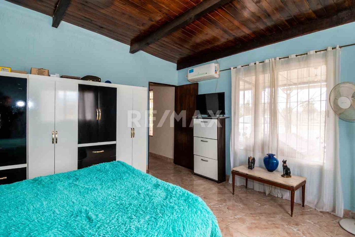 CASA VENTA LA MERCED CHICA CON PILETA 3 DORM - foto 15