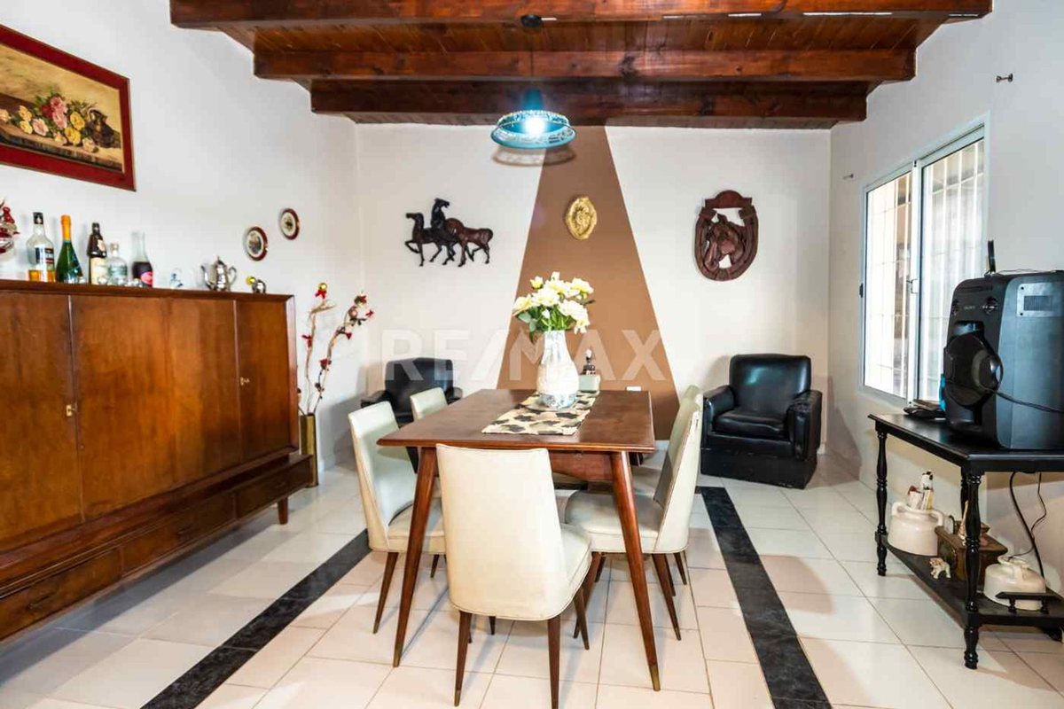 CASA VENTA LA MERCED CHICA CON PILETA 3 DORM - foto 6