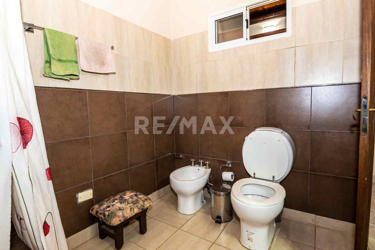 CASA VENTA LA MERCED CHICA CON PILETA 3 DORM - foto 12
