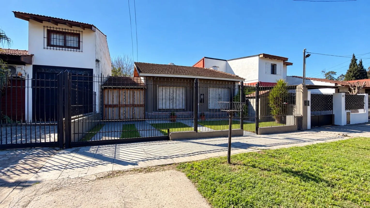 Casa de 4 ambientes en venta en Adrogué, La Rosa 1500, foto 2