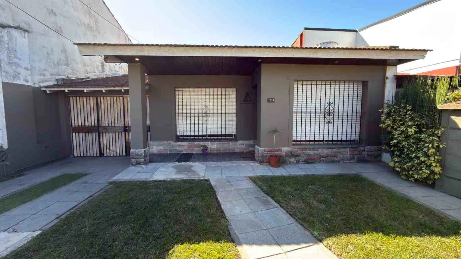 Casa de 4 ambientes en venta en Adrogué, La Rosa 1500, foto 3