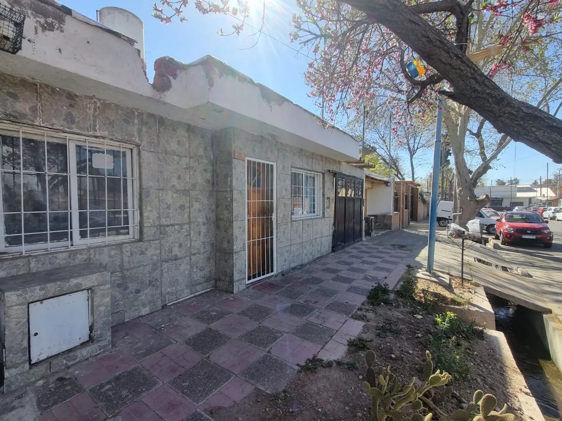 Casa en venta en Godoy Cruz, foto 2