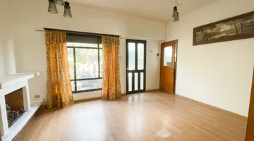 VENTA CASA A REFACCIONAR, 4D-CON LOCAL COMERCIAL